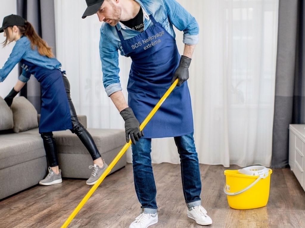 Intervention Nettoyage extrême dans logement insalubre Paris 4